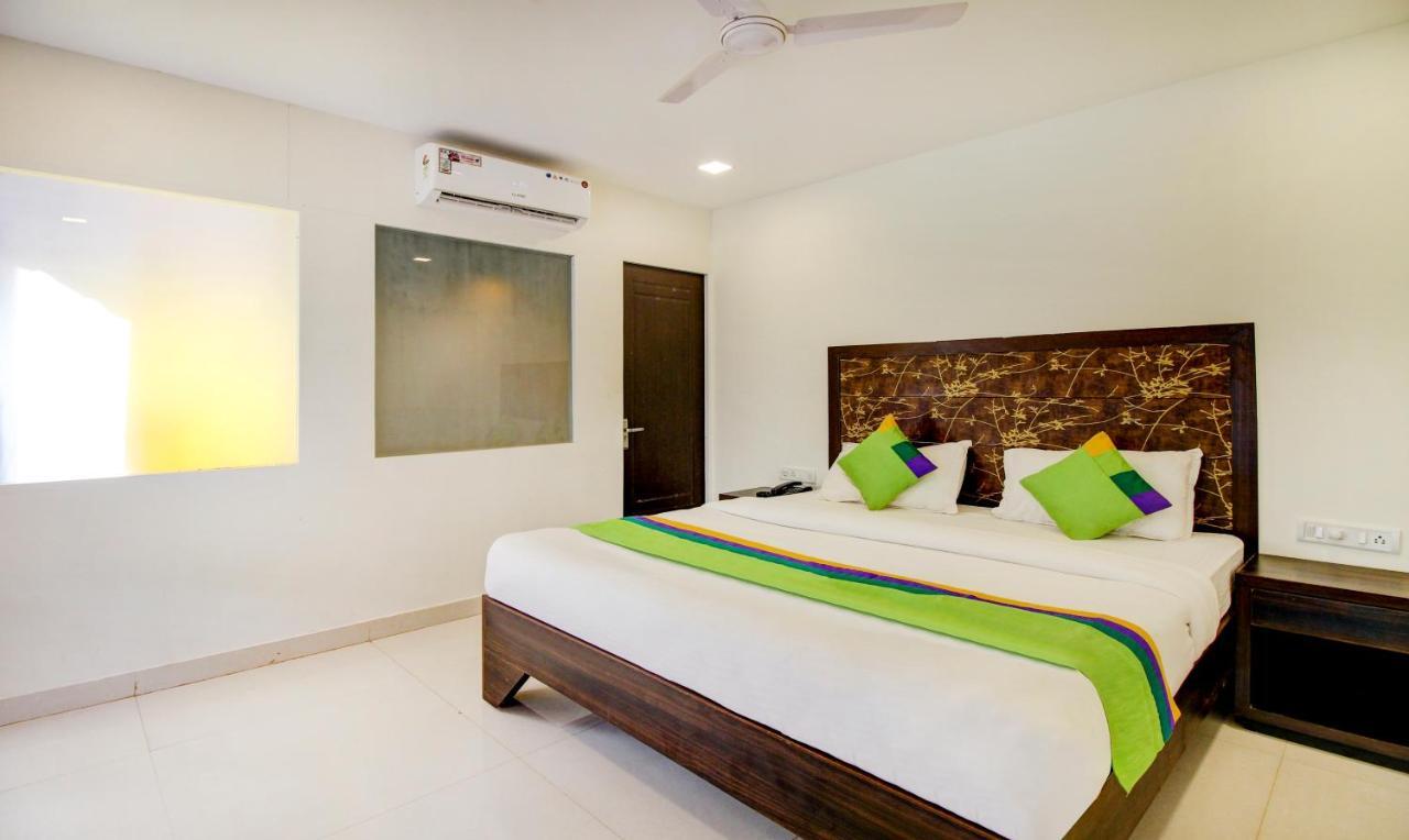 Treebo Trend Ashwem Beach Resort Goa Mandrem Extérieur photo